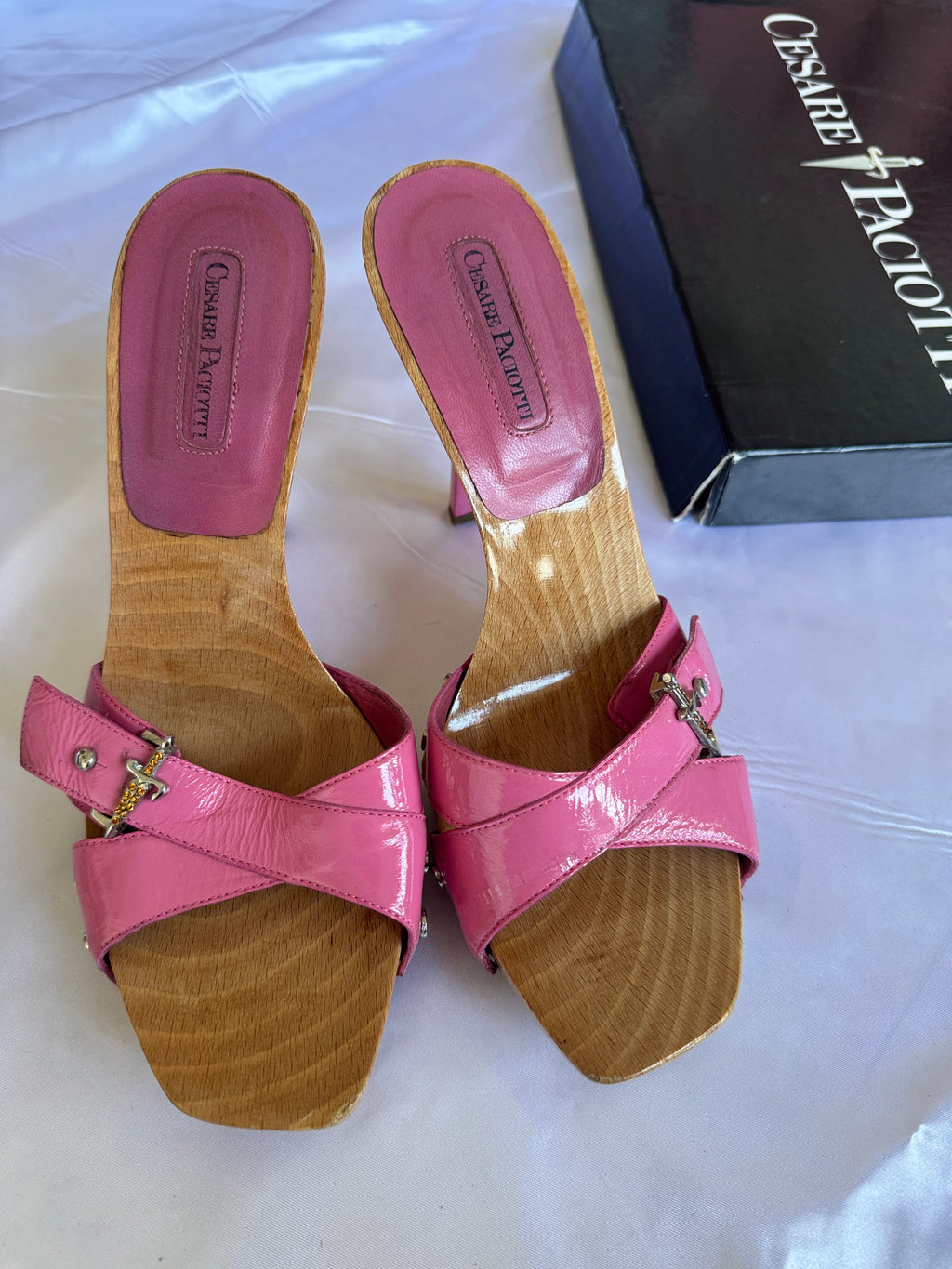 SOLD OUT CESARE PACIOTTI SANDALS