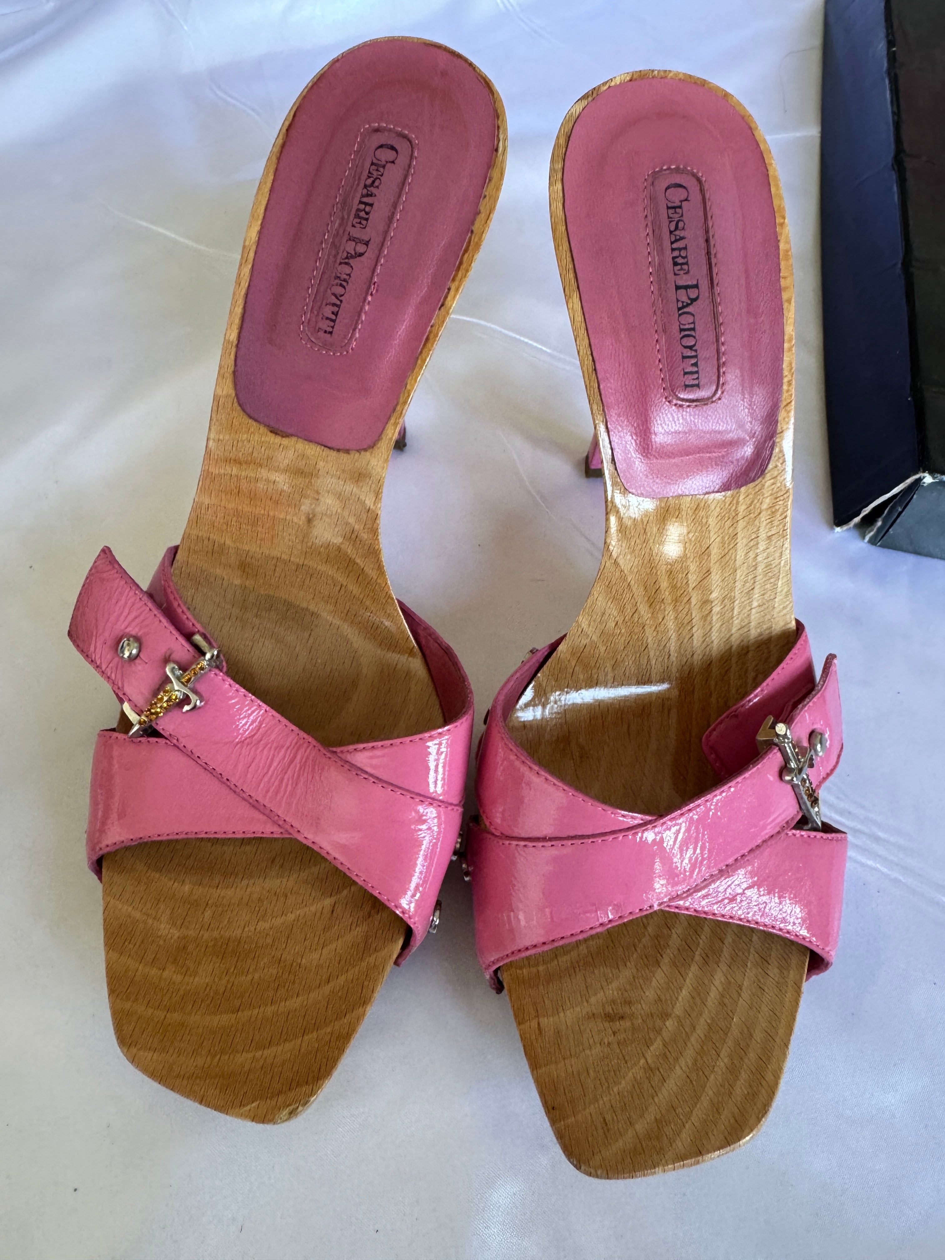 SOLD OUT CESARE PACIOTTI SANDALS