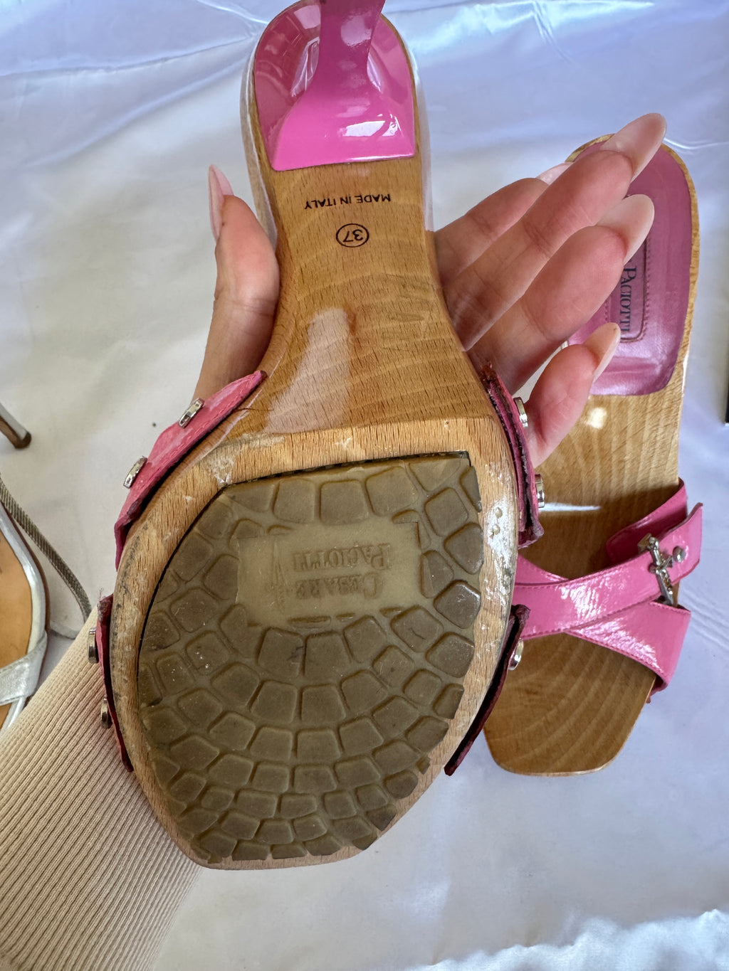 SOLD OUT CESARE PACIOTTI SANDALS