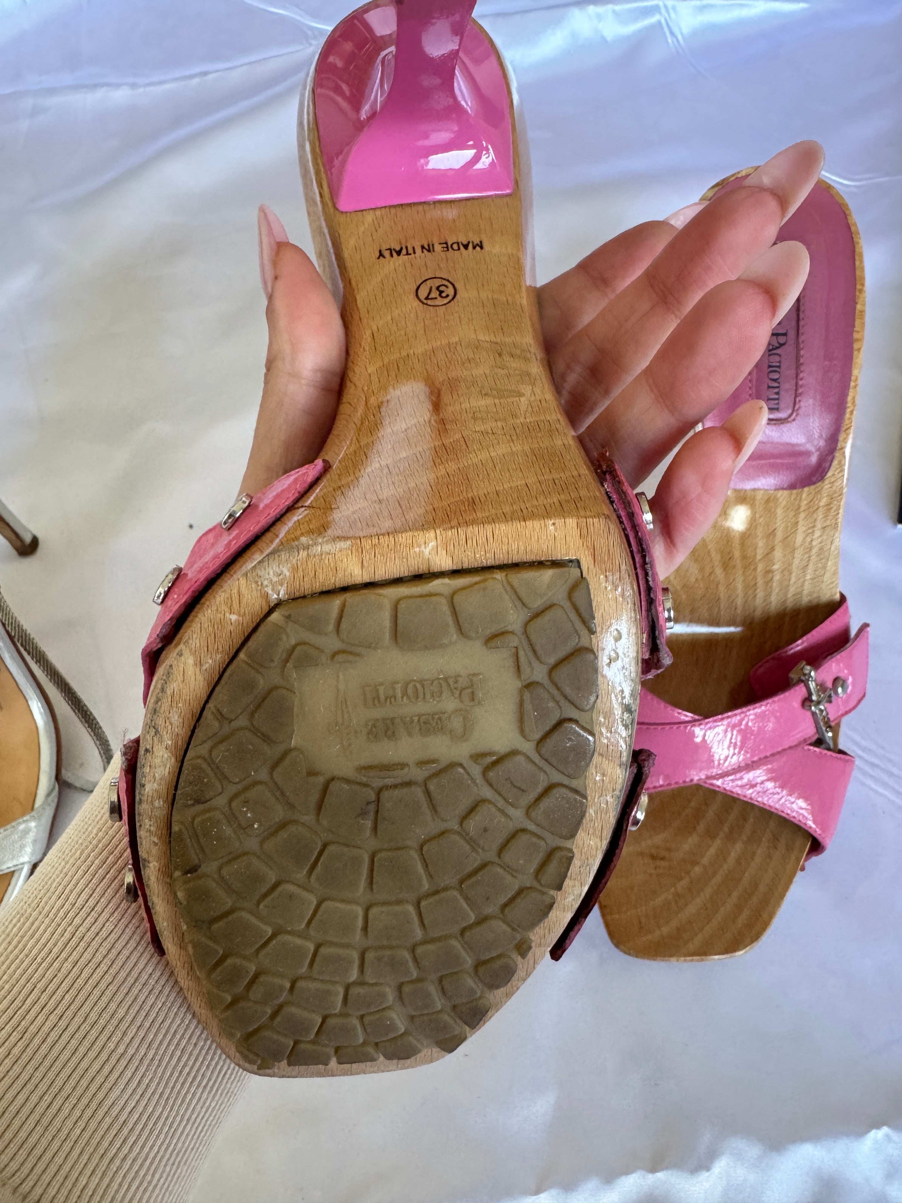 SOLD OUT CESARE PACIOTTI SANDALS
